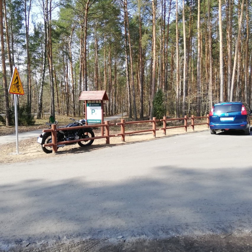 Parking przy drodze z Tomaszowa do Spały gotowy [ZDJĘCIA]