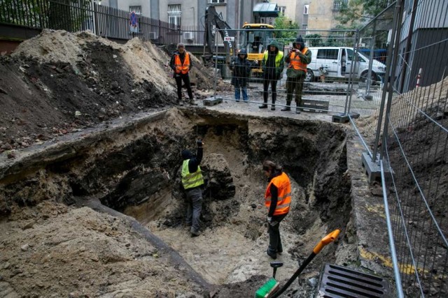 Badacze z IPN sprawdzili miejsca, które wskazały badania georadarem