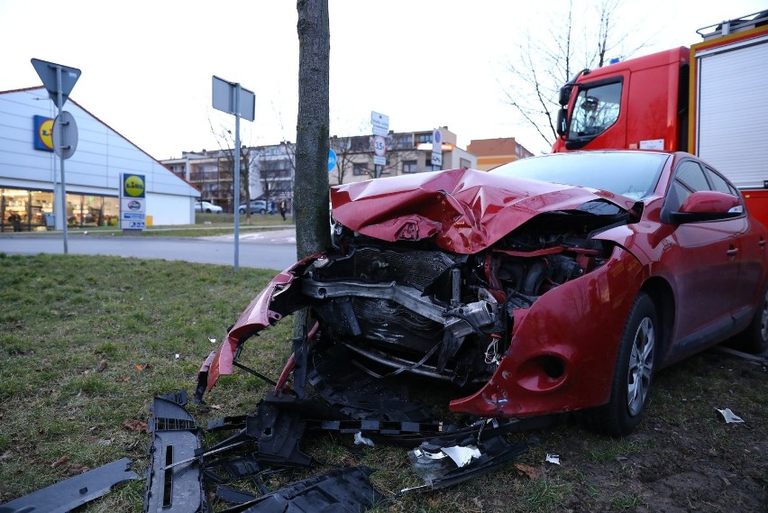 Wypadek  przy Lidl w Piotrkowie na Kostromskiej