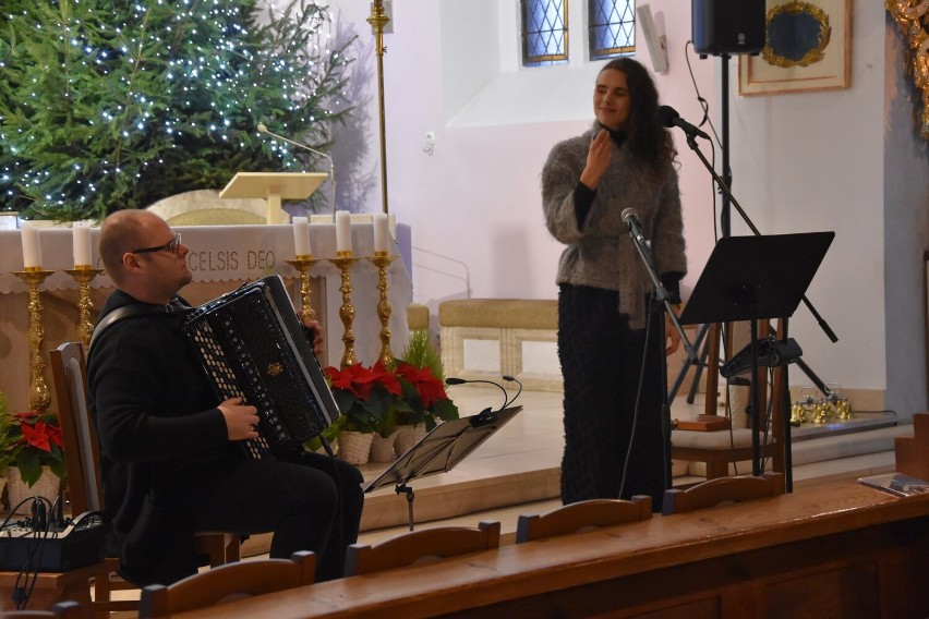 L’APERITIF ŚWIĄTECZNIE - Daria Zaradkiewicz i Paweł A. Nowak wystąpili z koncertem kolęd w Sulęczynie