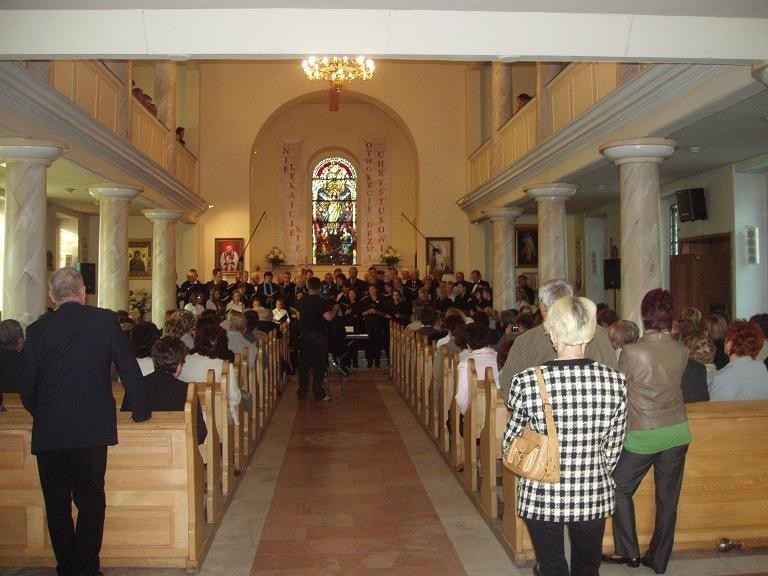 Koncert odbył się w kościele pod wezwaniem Świętych...