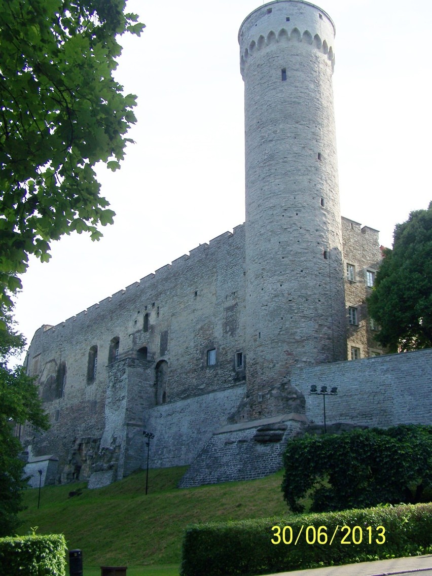 Wzgórze Toompea - w zamku obecnie siedziba najwyższych władz państwa