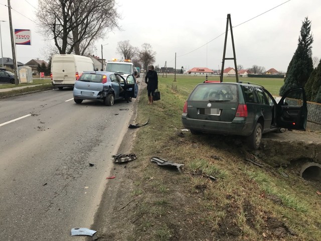 Kolizja między Dobrzeniem Wielkim i Małym.