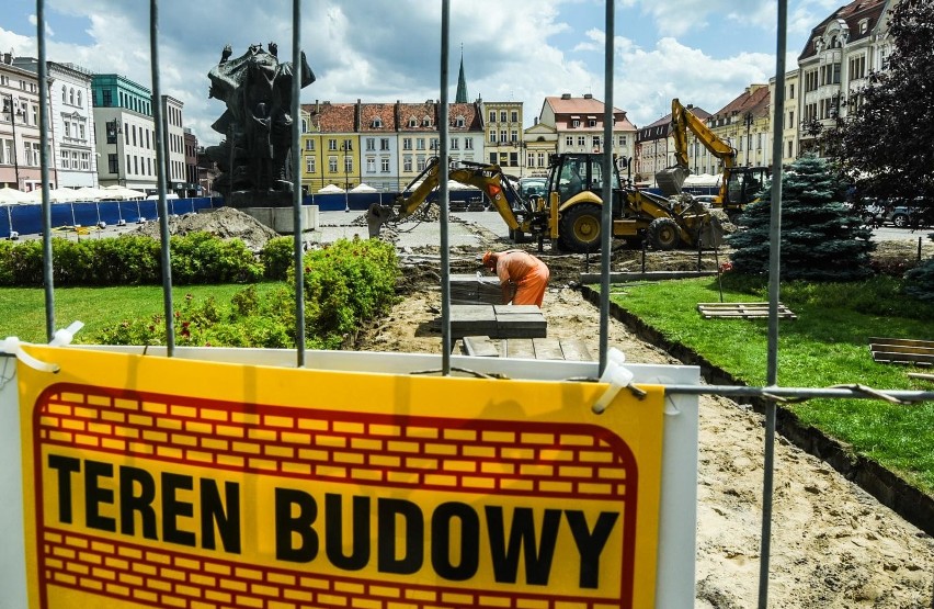 Zakończenie wszystkich robót na Starym Rynku jest planowane...