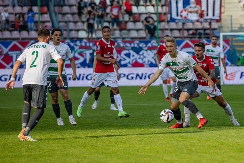 Lechia Gdańsk drugi raz w tym sezonie straciła dwa gole przewagi. Takich meczów było więcej, a aż pięć za kadencji trenera Piotra Stokowca