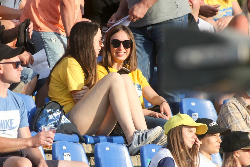 Dziewczyny kochają żużel! Zobacz zdjęcia fanek Motoru na lubelskim stadionie w tym sezonie