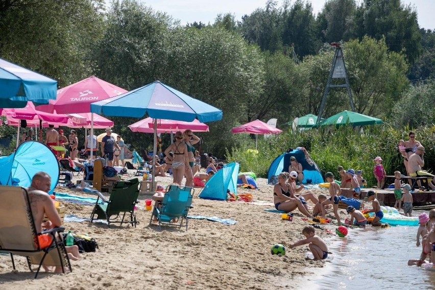 Nietypowy początek lata w Kryspinowie. Kąpielisko otwarte, ale z powodu igrzysk europejskich są duże ograniczenia