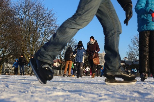 Lodowisko to wielka frajda, chojniczanie wiedzą o tym doskonale, bo ślizgali się dotąd i na sztucznym, i na naturalnym w parku 1000-lecia