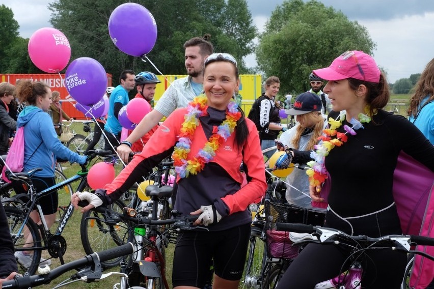 Posnania Bike Parade: Rowerzyści witają lato na plaży