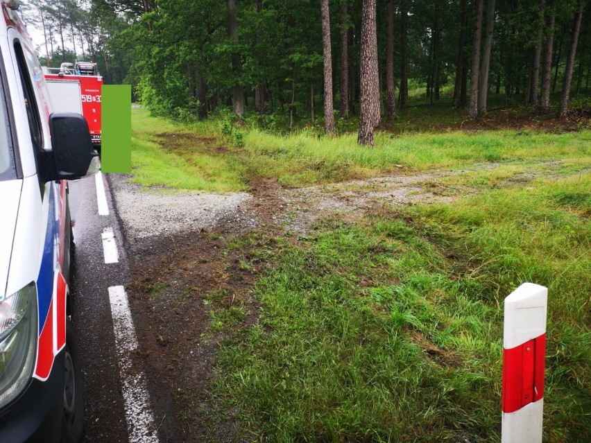 W niedzielę pod Opalenicą dachowało auto marki Peugeot....