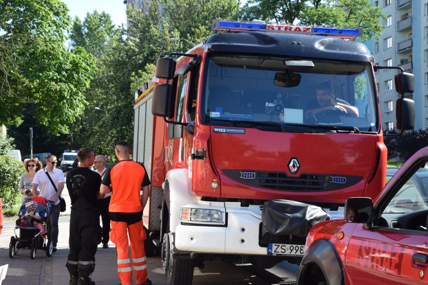 Pożar w Szczecinie na ul. Walecznych. Dwie osoby nie żyją 