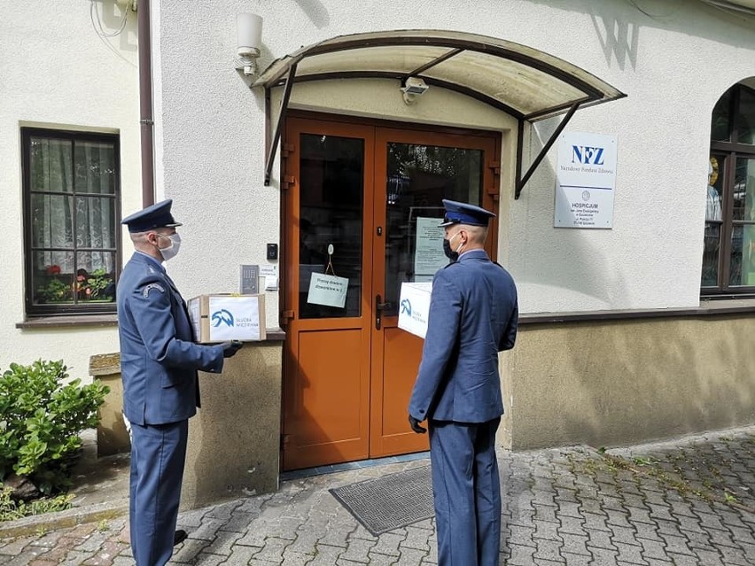 Więźniowie ze Stargardu zrobili maseczki dla hospicjum w Szczecinie