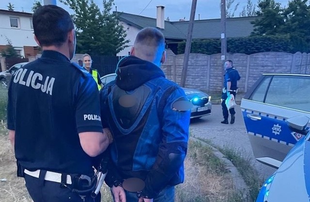 Pościg policji ulicami Łodzi. Złapano uciekającego przed funkcjonariuszami motocyklistę.WIĘCEJ INFORMACJI - KLIK NIJ DALEJ