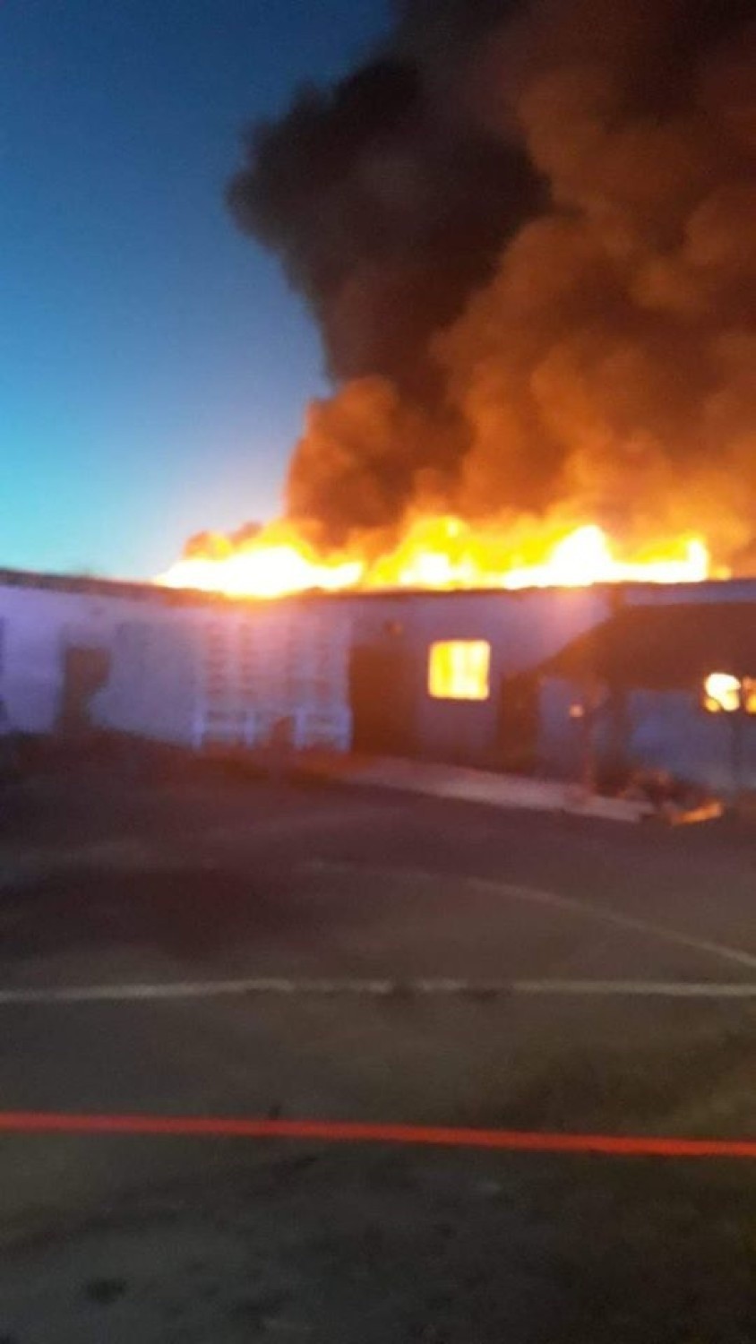 Pożar tartaku w Lipuszu 17.04.2020. Spłonęła hala produkcyjna