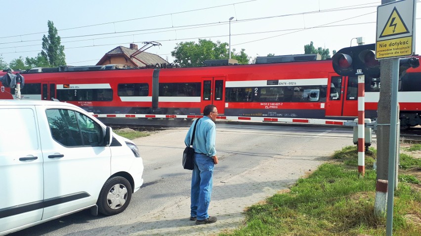 Zmodernizowany przejazd kolejowy przy skrzyżowaniu ulicy...