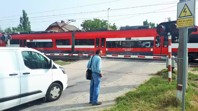 Zmodernizowany przejazd kolejowy przy skrzyżowaniu ulicy Przemysłowej z Witebską w Bydgoszczy