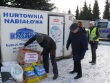 Podopieczni schroniska dla zwierząt w Sandomierzu dostali karmę, koce i kojce