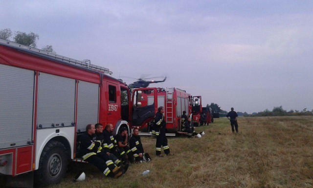 Zastępy OSP dyżurowały w sobotę na lotnisku na Sadkowie.