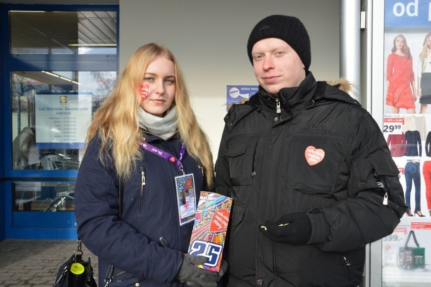 25 Finał WOŚP w Ostrowcu. 300 wolontariuszy na ulicach