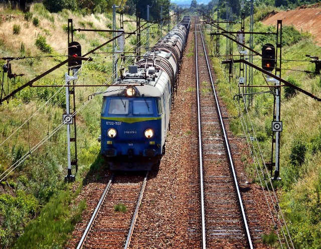 W niedzielę 12 czerwca wchodzi w życie nowy rozkład jazdy PKP. będą jeździły pociągi z częstochowskiego dworca? Zobacz kolejne plansze. Przesuwaj plansze w prawo - naciśnij strzałkę lub przycisk NASTĘPNE