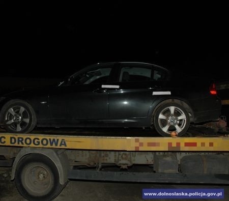 Świdnica: Policjanci odzyskali BMW i przejęli nielegalny spirytus