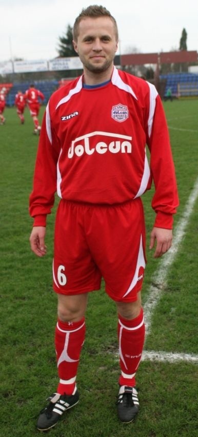 Były piłkarz Siarki Tarnobrzeg Dariusz Papierz reprezentuje obecnie barwy warszawskiego Ursusa.