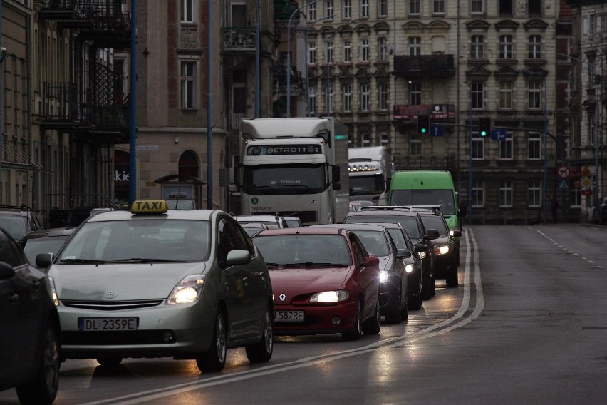 Ubezpieczenie OC. Właściciele Lexusów, BMW i Infiniti płacą najwięcej za ubezpieczenie