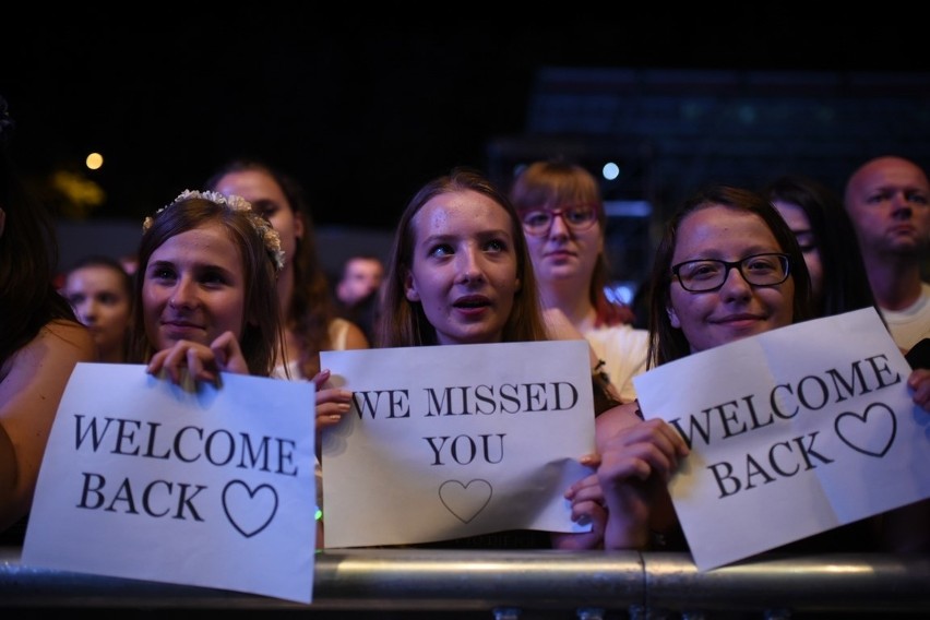 Brytyjski duet Hurts dał fantastyczny koncert w Rybniku...