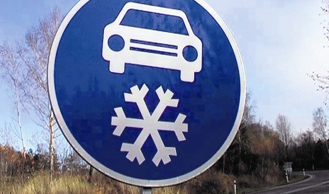 W Czechach ten znak oznacza obowiązkowe zimówki na drodze