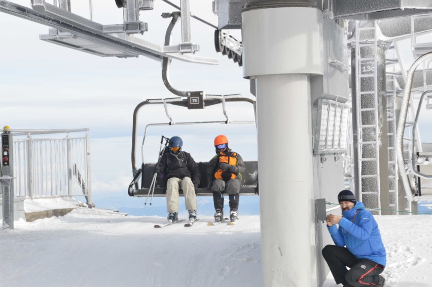 Tatry. Kasprowy Wierch oblężony przez narciarzy i turystów [ZDJĘCIA]