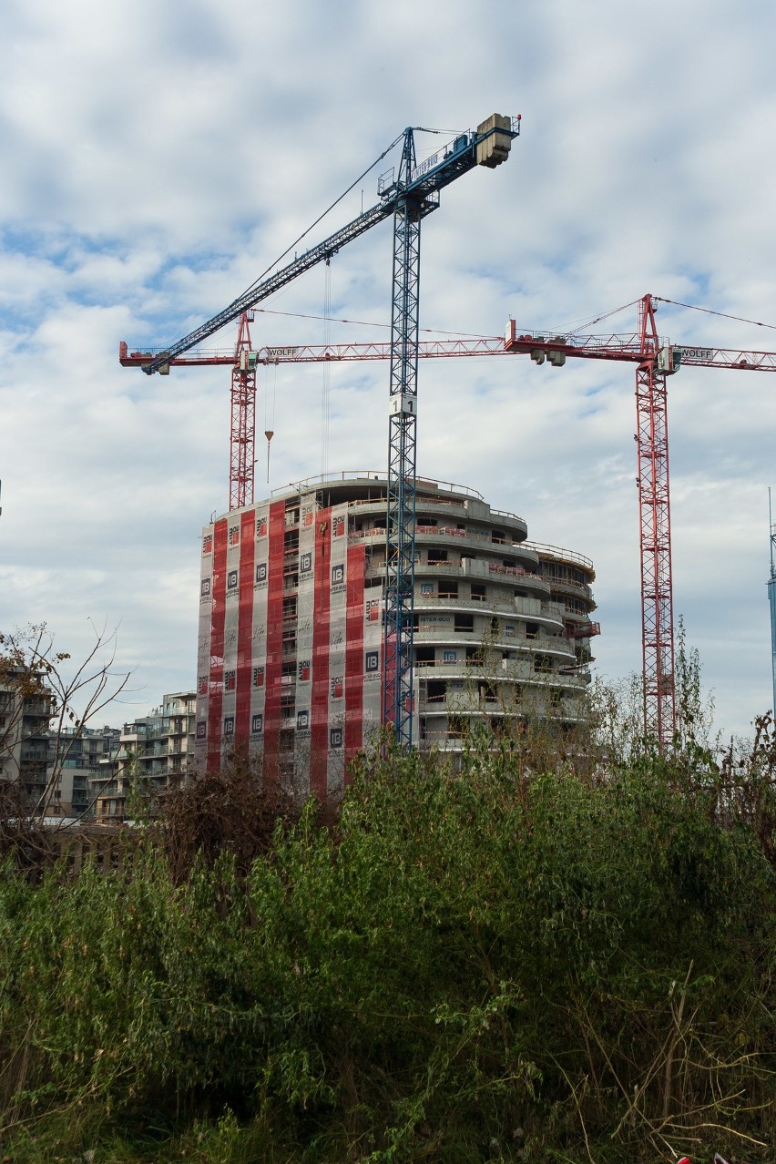 Trwa zabudowa Grzegórzek. Przy Wiśle powstają kolejne apartamenty [ZDJĘCIA]