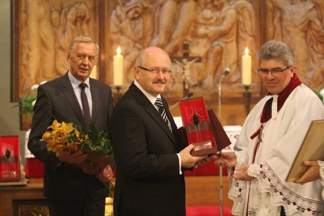 "Śląskie Szmaragdy" dla Piotra Uszoka i śp. biskupa Tadeusza Szurmana