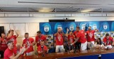 Piłkarze Wisły wparowali z szampanem na konferencję prasową z Albertem Rude. "Jestem szczęśliwy, w pełni zasłużyliśmy na Puchar Polski" 