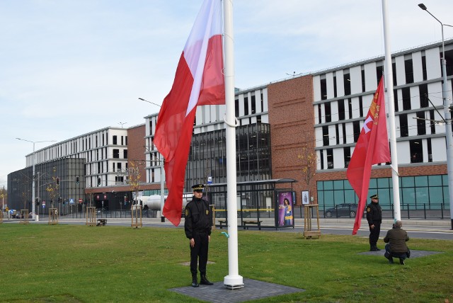W piątek, 2 listopada 2018 odbyło się uroczyste podniesienie flag Polski, Gdańska i Unii Europejskiej przy Węźle Groddecka