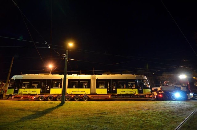 Do Gorzowa przyjechał pierwszy z 14 tramwajów Twist, które mają zamienić wysłużone helmuty.