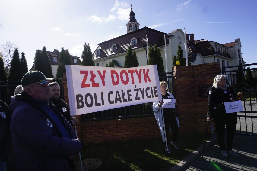 Pod siedzibami zakonu chrystusowców odbywały się...