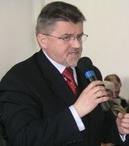 Jan Szostak do 2006 roku był prezydentem Ostrowca Świętokrzyskiego.