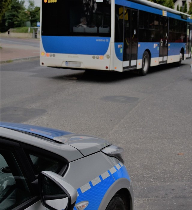 Interwencja policji w autobusie MPK w gminie Zielonki