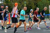 Lekkoatletyka. Niezły z niego... ananas. Pineapple Marathon Runner na ustach całego świata. 70-letni Żyd bawi się bieganiem. I bawi ludzi