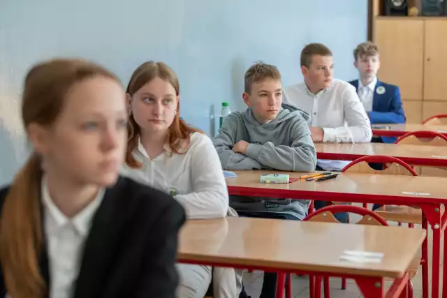 Jakie zadania znalazły się w arkuszu na egzaminie ósmoklasisty 2024 z języka polskiego?