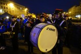 „Obraz dla Ukrainy” na Placu Wolności: Przed seansem orkiestry zagrały dla Ukrainy [ZDJĘCIA, WIDEO]
