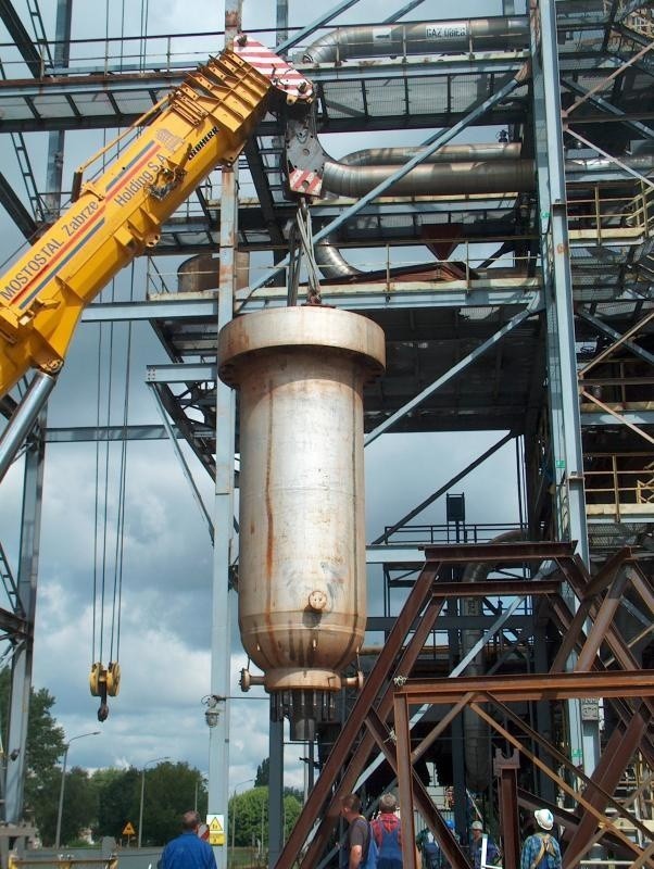 Mostostal Kędzierzyn wchłonął ocynkownię Mostostal-Met Remont reaktora R-1001 na wydziale syntezy amoniaku w Zakłady Azotowe "Kędzierzyn" S.A., wykonywany przez Mostostal Kędzierzyn.