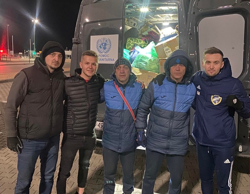 Proszowice. Trenerzy piłkarscy pomagają ukraińskim żołnierzom