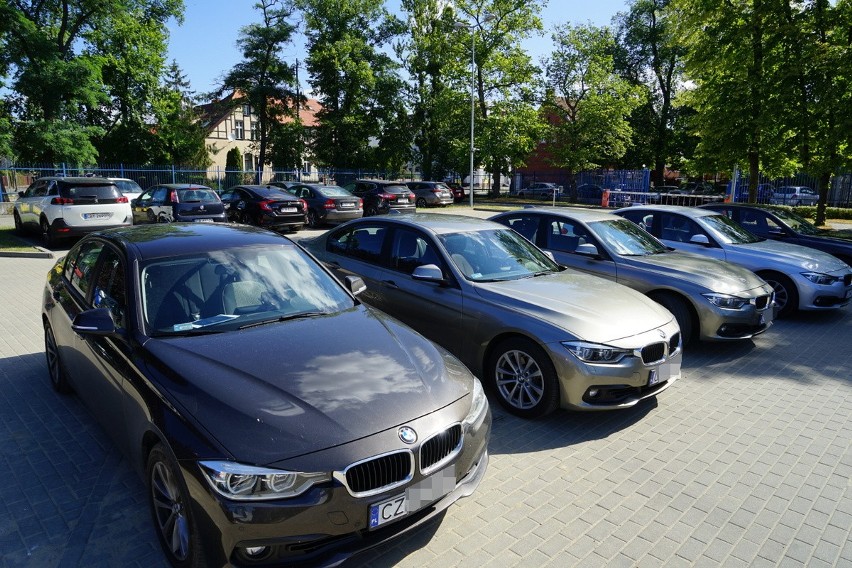 Policjanci zostaną wyposażeni w nieoznakowane radiowozy...