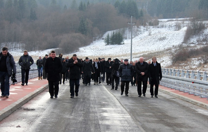 Jeszcze do niedawna most na Wiarze był drewniany. Zbyt wąski...