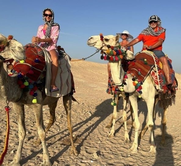 Aldona Orman z mężem i córką na wakacjach w Egipcie.