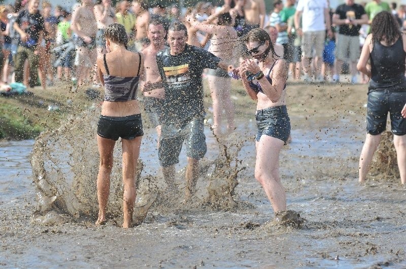 Woodstock 2014: szalone zabawy w błocie (zdjęcia)