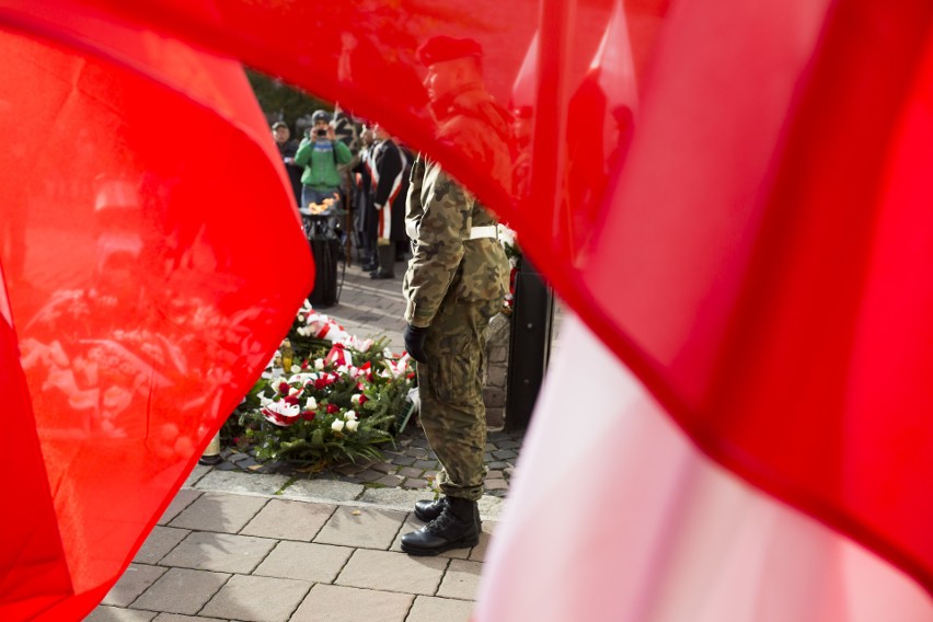 Kraków. Pochód patriotyczny z Wawelu na Rynek [ZDJĘCIA]