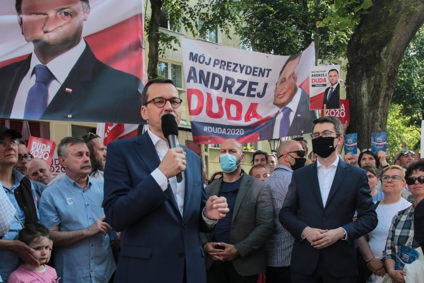 Premier Morawiecki przyjeżdża dziś do Łodzi. Będzie w strefie ekonomicznej i wiec w pasażu Schillera