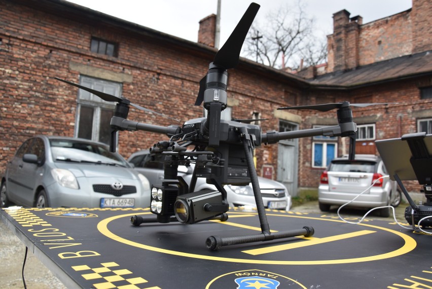 Drony wykorzystywane są w Tarnowie do tropienia zgromadzeń,...